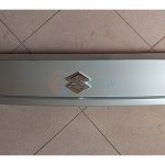 GARNISH, BACK DOOR LICENSE SI – MARUTI ERTIGA 2ND GEN – 83940M72R00Z2S